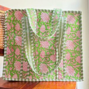 Evergreen Bloom Tote bag with Zip closure