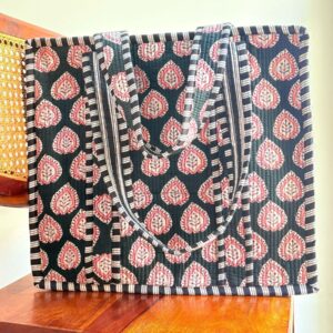 Guldaari Black Tote bag with Zip closure