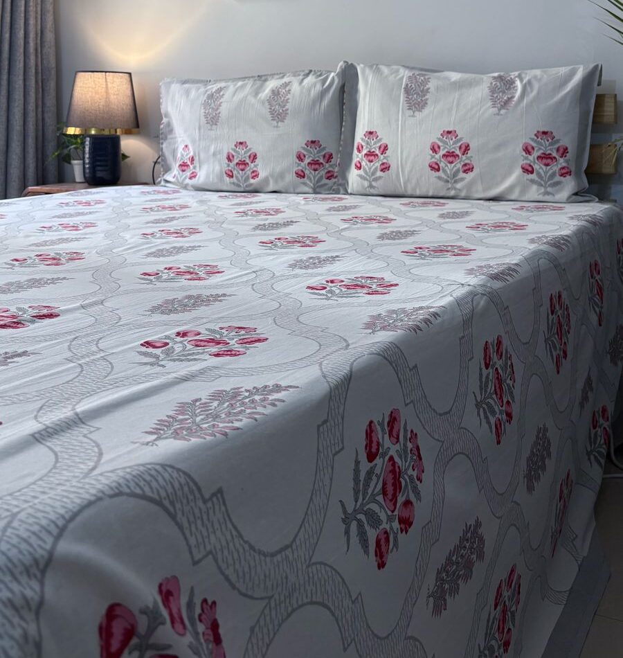 Rosa Bliss King Size Bedsheet - Image 2