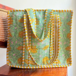 Sapphire Garden Tote bag with Zip closure