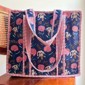 Wild Bloom Tote bag with Zip closure